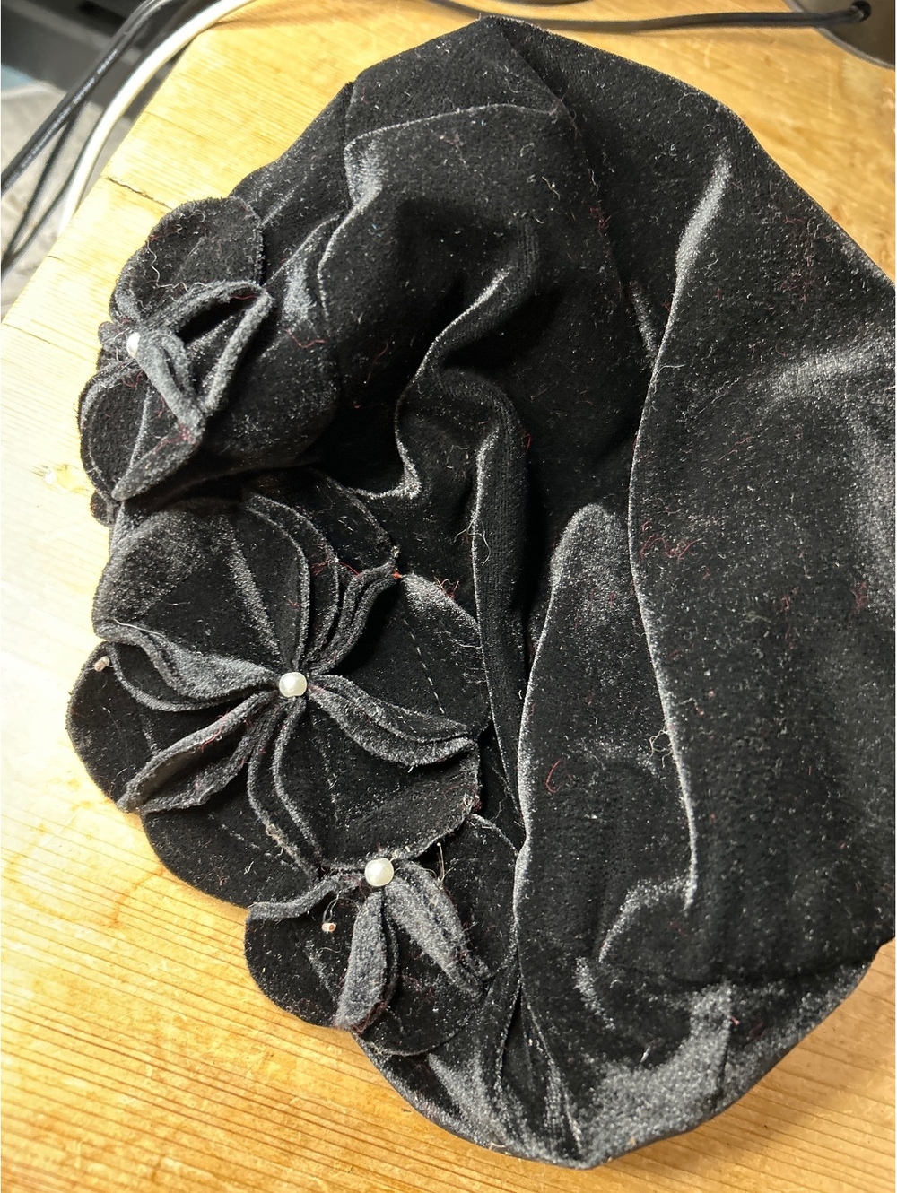 Giovanni Black Velvet Beret with Floral Lining and Decorative Flowers